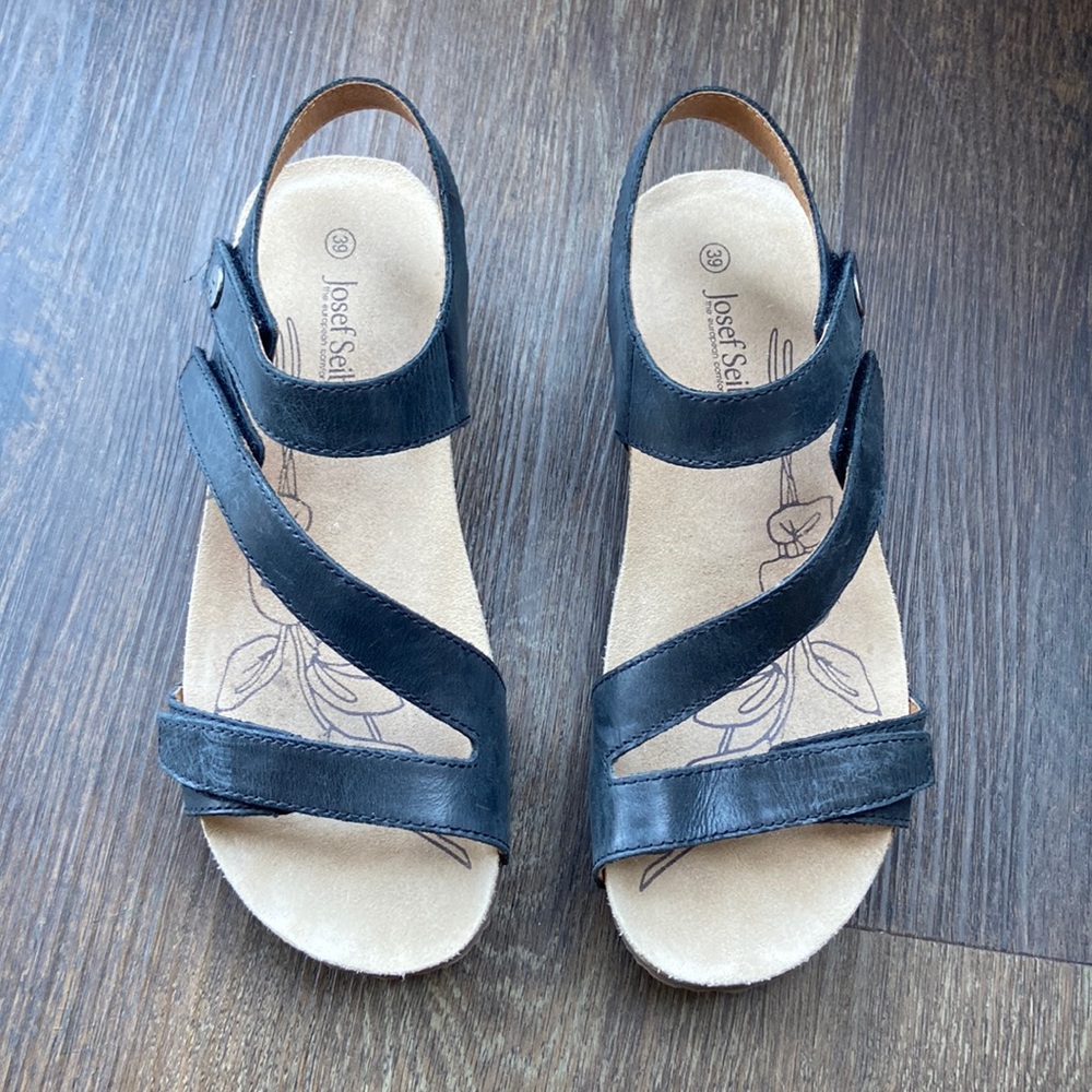 Josef Seibel Tonga black sandals (size 39)